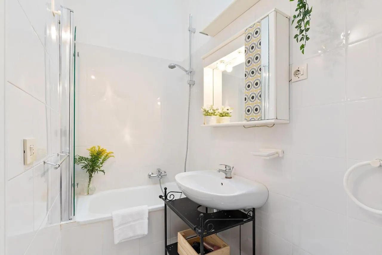 Rome As You Feel - Monti Apartment